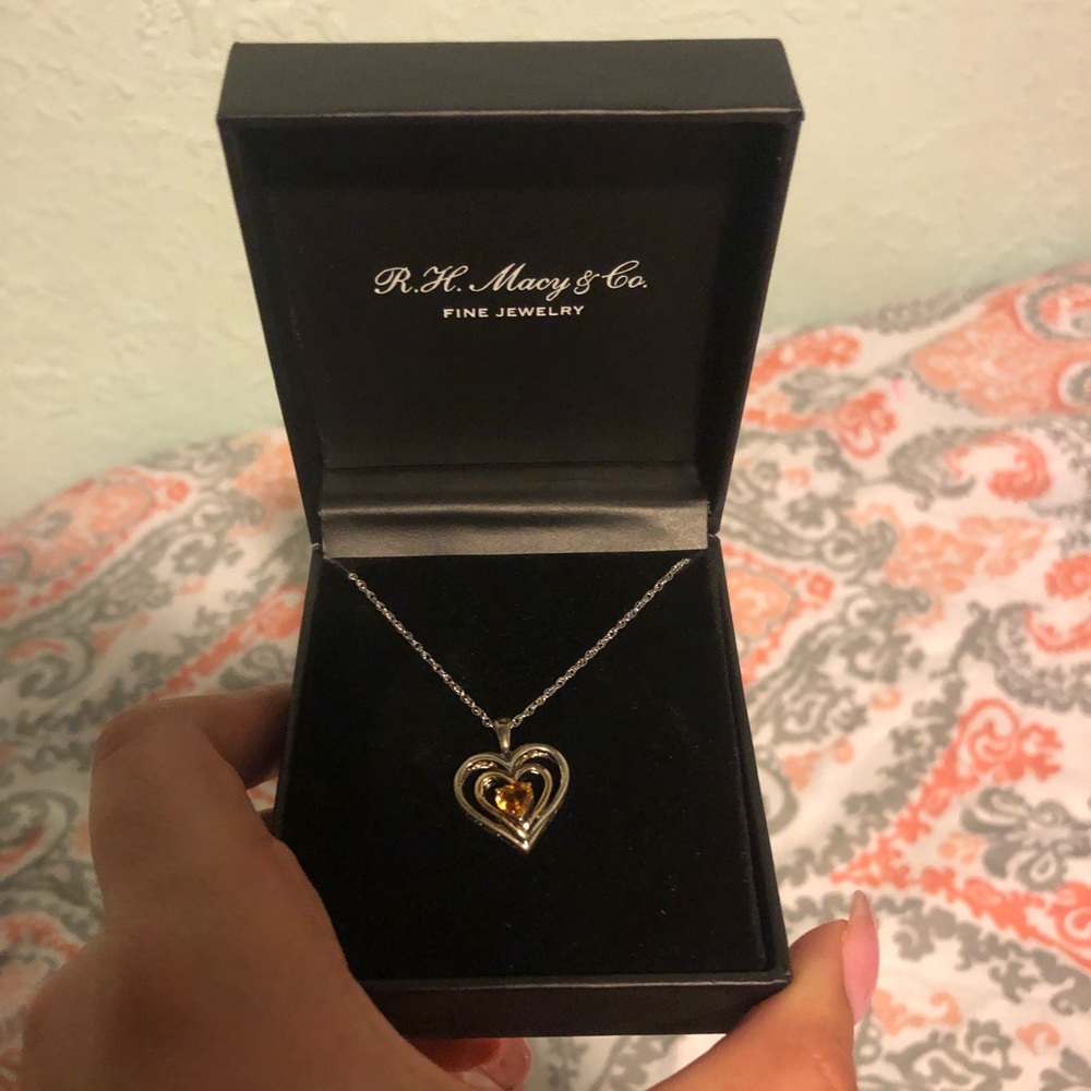 Beautiful necklace!
